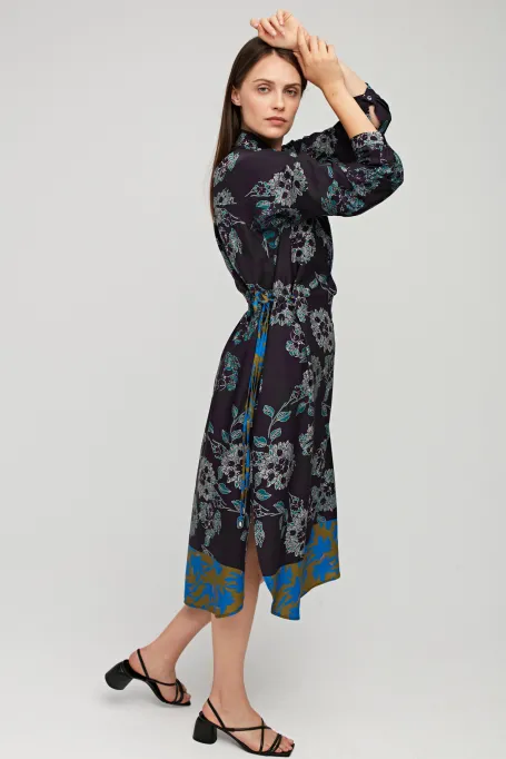 Luftiges Blumenkleid