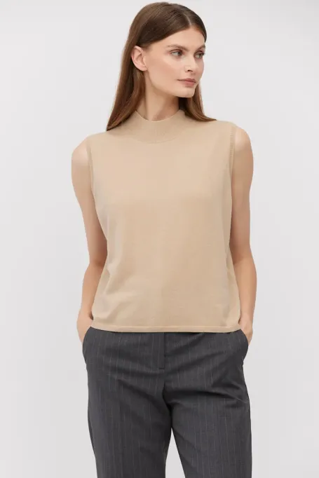 Beiger ärmelloser Stehkragenpullover